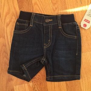 NWT-Infant Girls Levi’s Jean Shorts